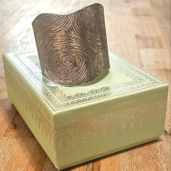 Vintage Jewelry - Vintage Mid Century Carved Modern Wide Open Cuff Bracelet Spiral Design.